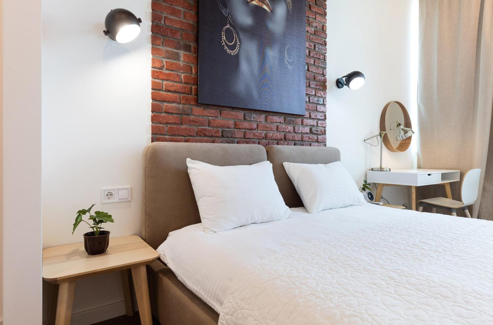Manhattan Apartment *